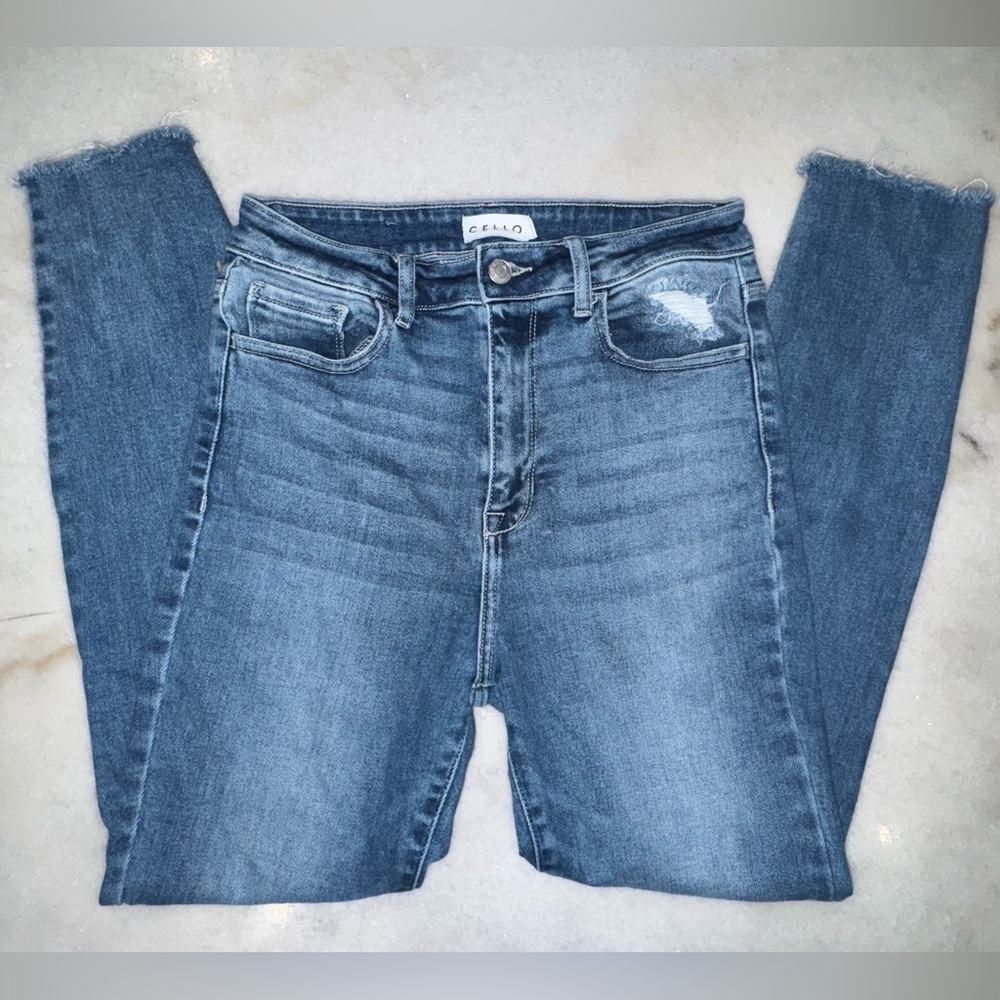 Cello Women's Distressed Jeans Size 7